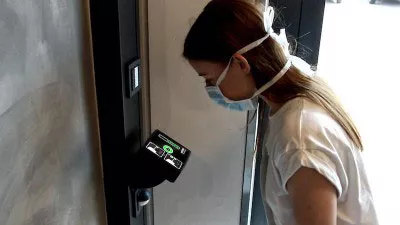 Safe and rapid body temperature scanning Safe and rapid body temperature scanning