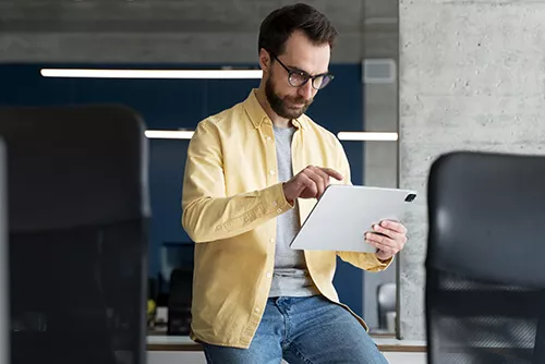 Real-time visibility of workforce attendance across your organisation